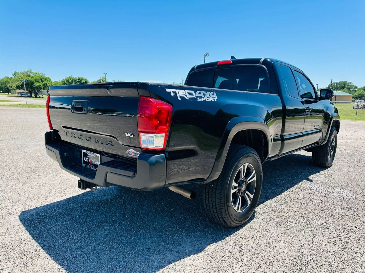 2016 Toyota Tacoma Access Cab - Image 6