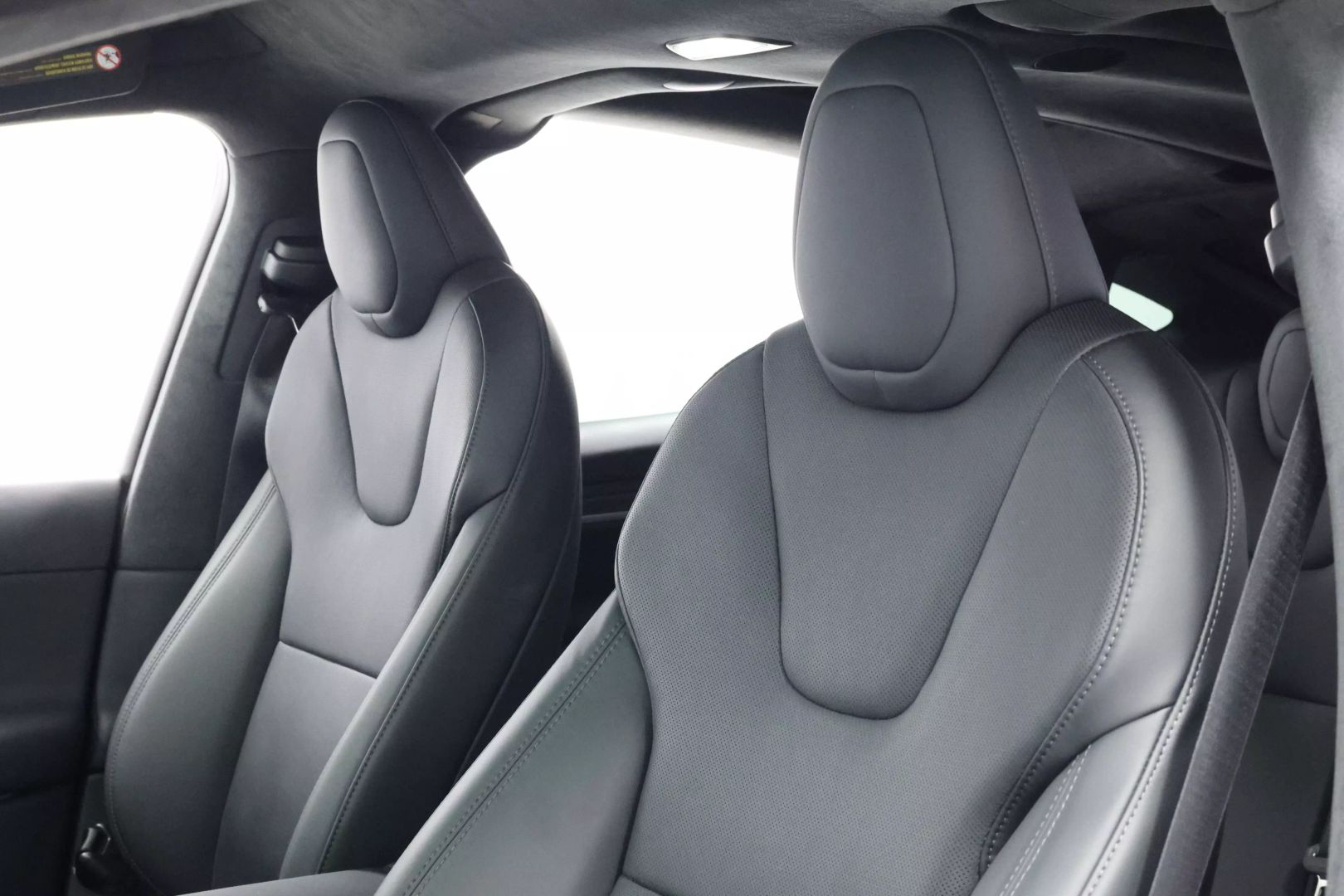 2022 Tesla Model X - Image 16