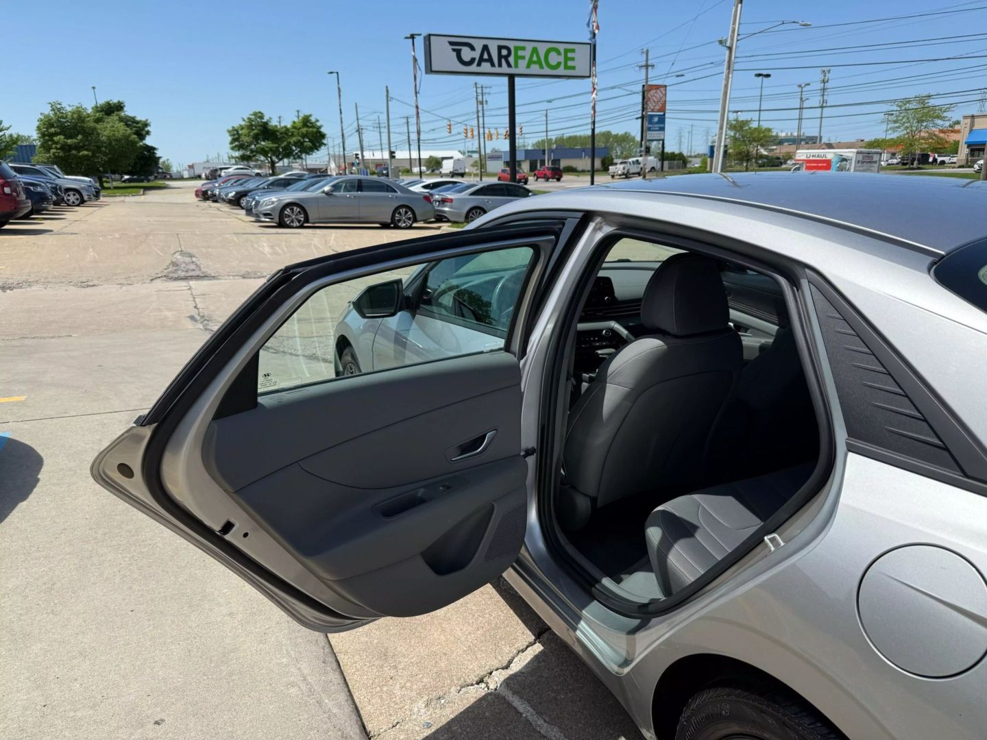 2021 Hyundai Elantra - Image 18