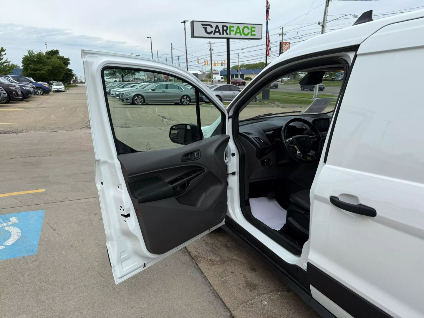 2022 Ford Transit Connect Cargo Van - Image 14