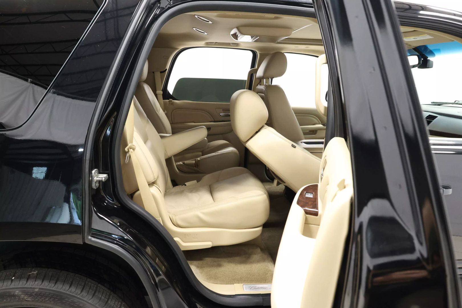 2012 Cadillac Escalade - Image 71