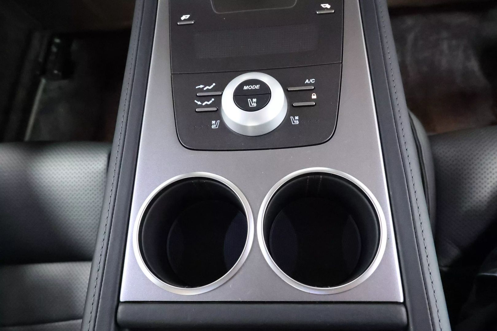 2011 Aston Martin Rapide - Image 75