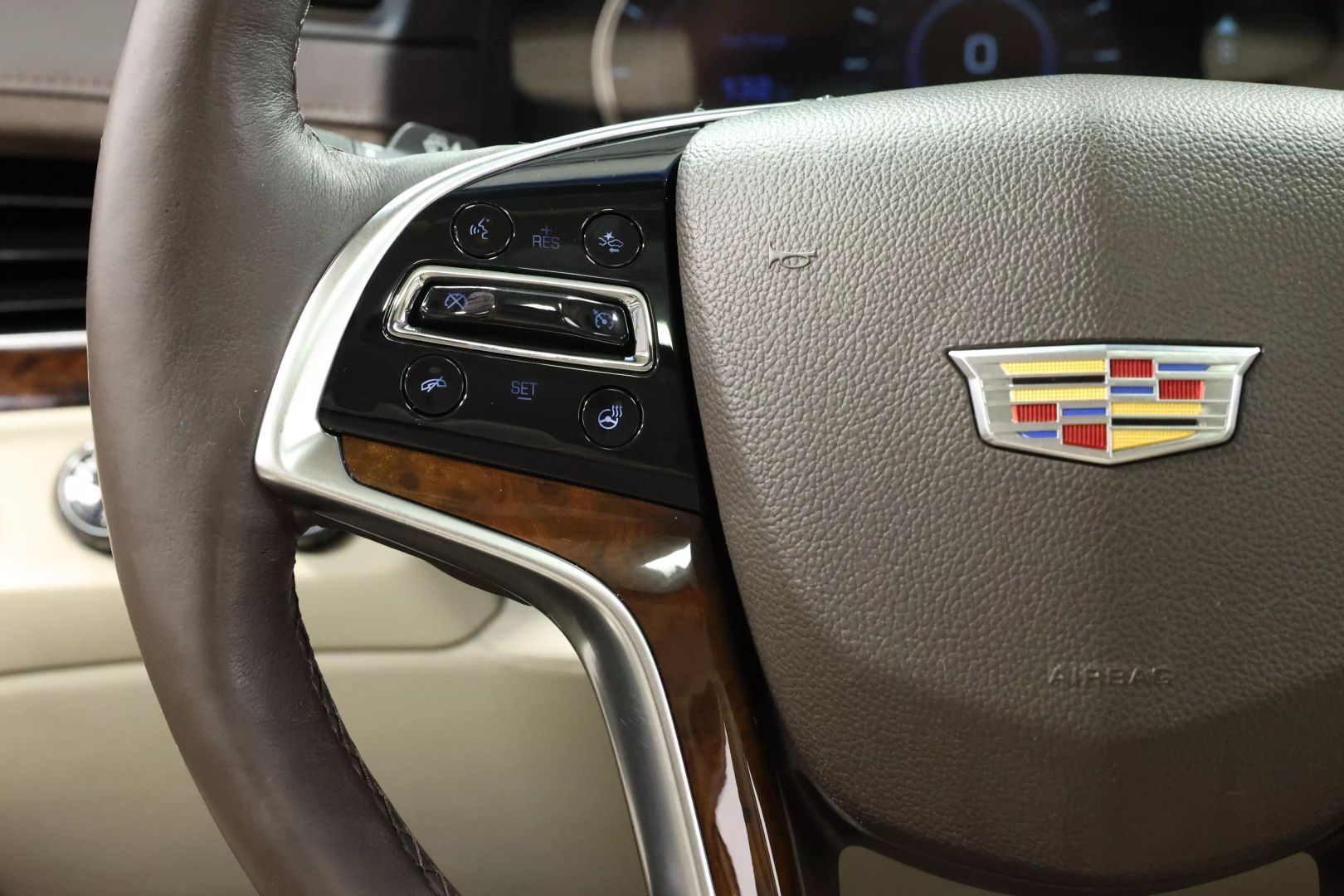 2017 Cadillac Escalade - Image 24