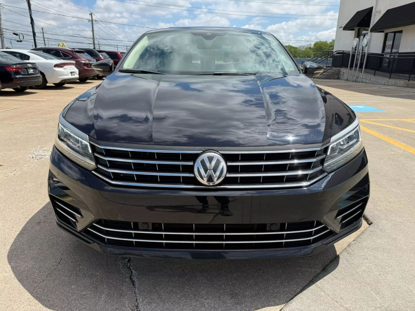 2019 Volkswagen Passat - Image 3