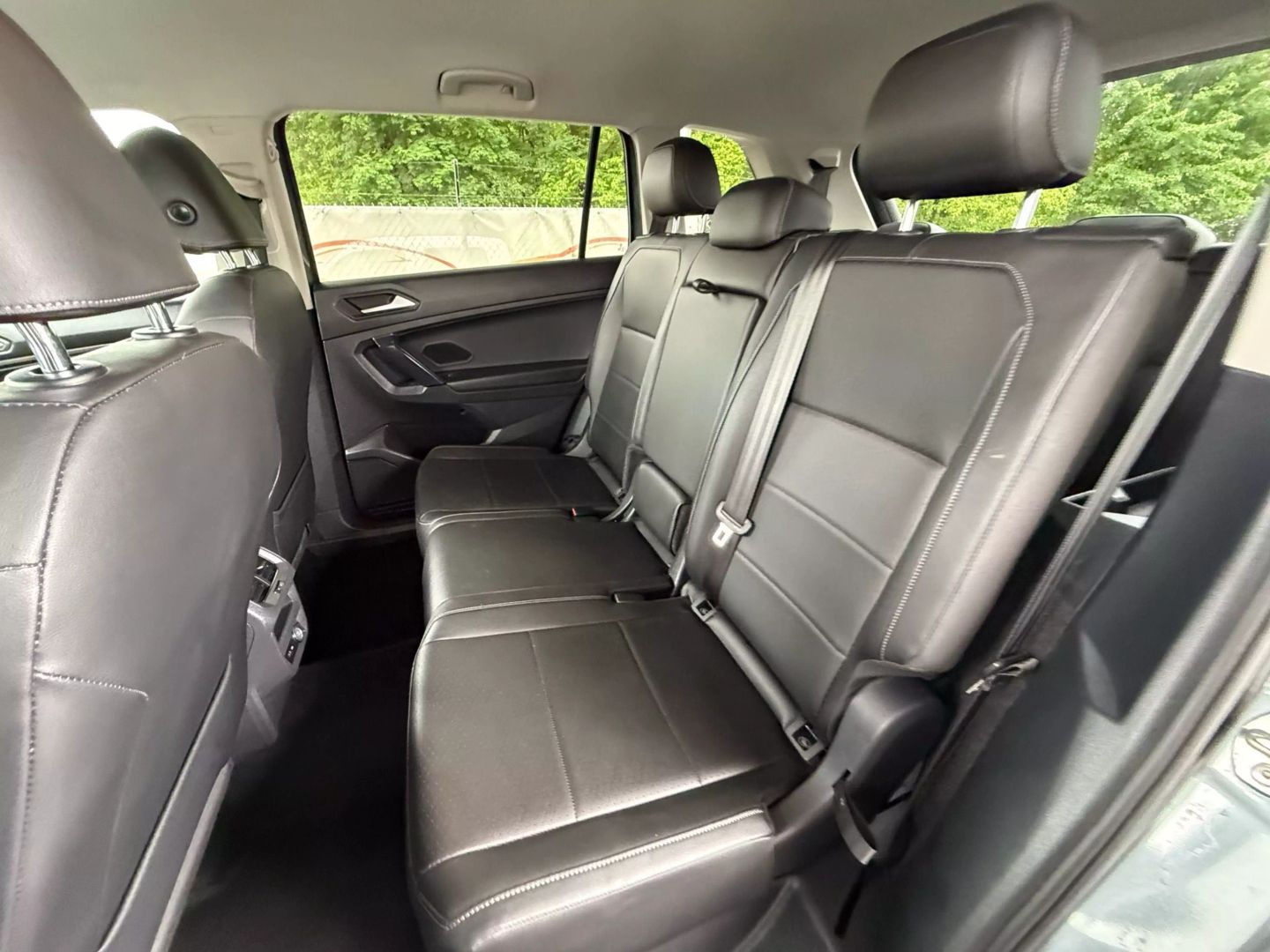 2019 Volkswagen Tiguan - Image 19