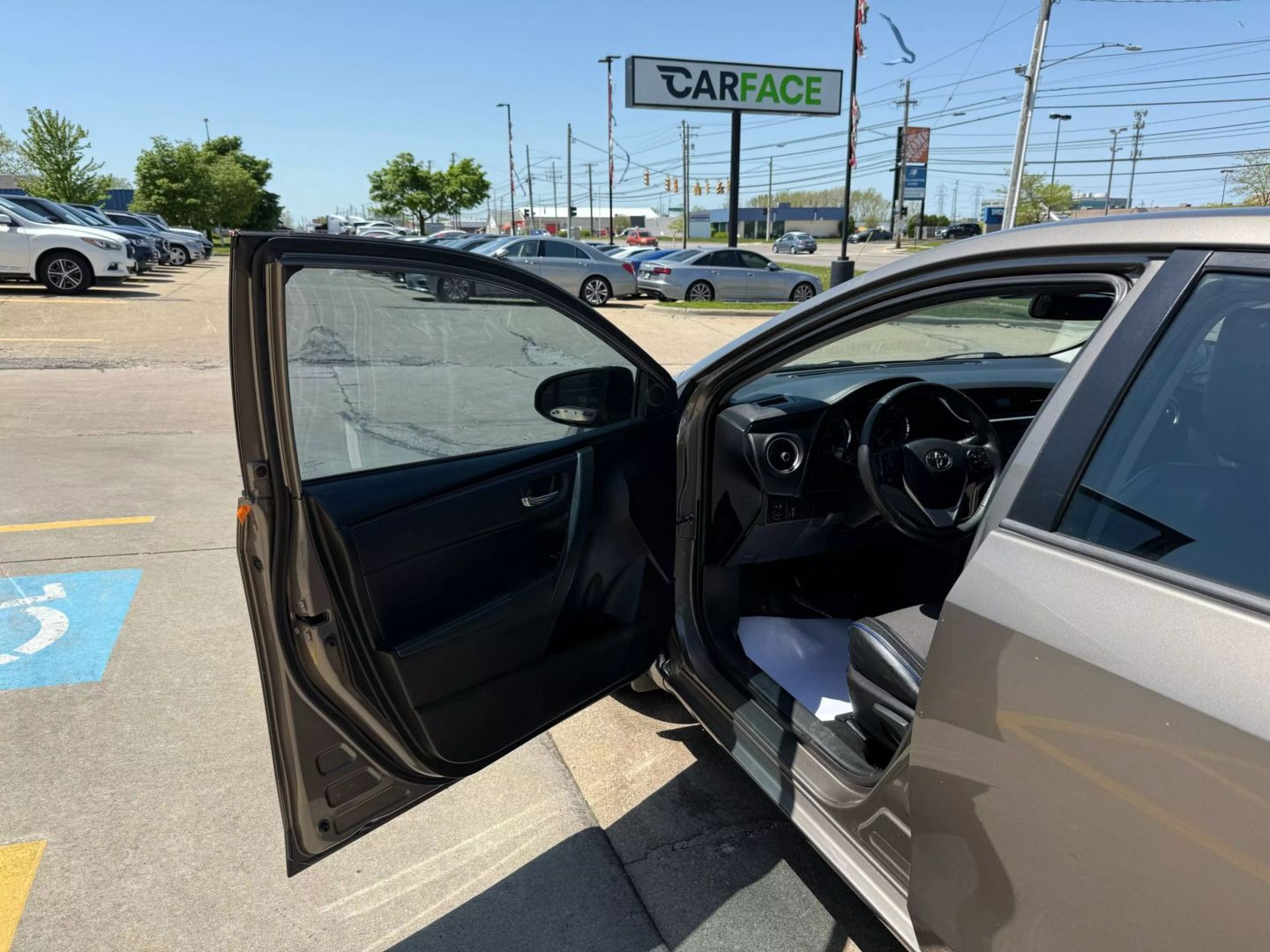 2018 Toyota Corolla - Image 16
