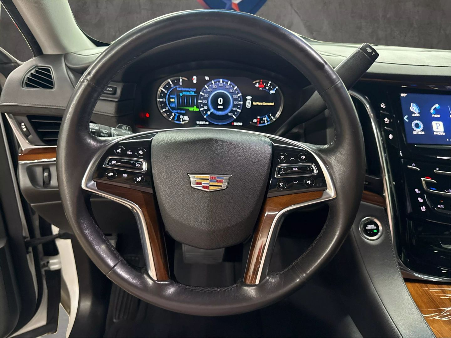 2016 Cadillac Escalade Esv - Image 40