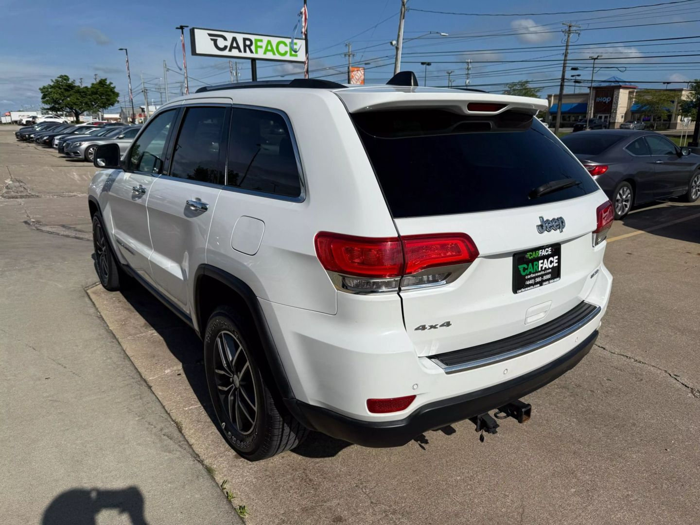 2017 Jeep Grand Cherokee - Image 8