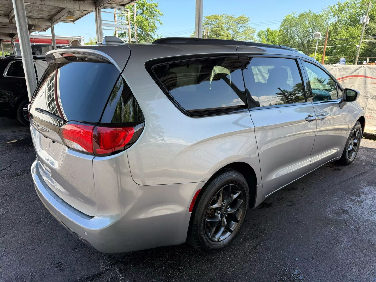 2019 Chrysler Pacifica - Image 12