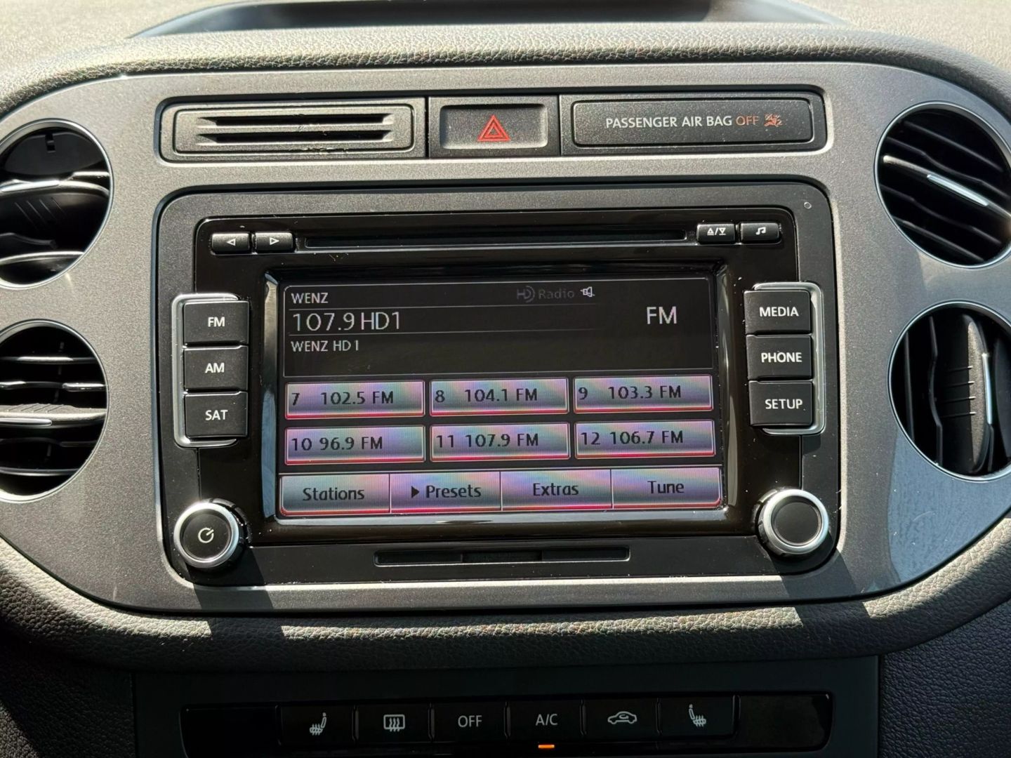 2013 Volkswagen Tiguan - Image 31