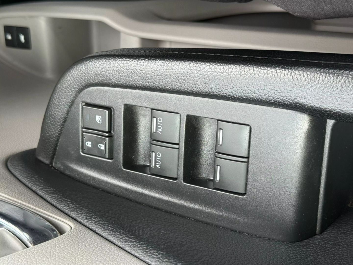 2016 Honda Pilot - Image 44