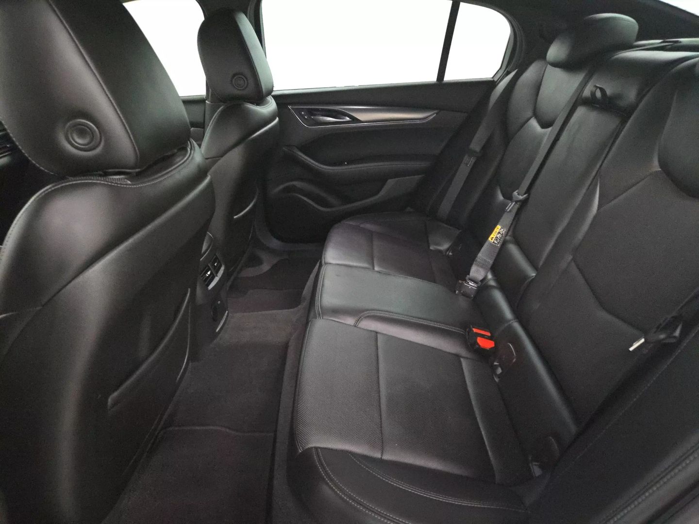 2023 Cadillac Ct5 - Image 10