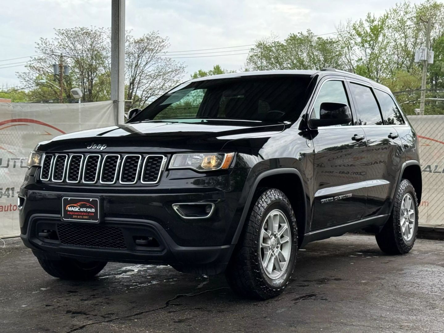 2019 Jeep Grand Cherokee - Image 3