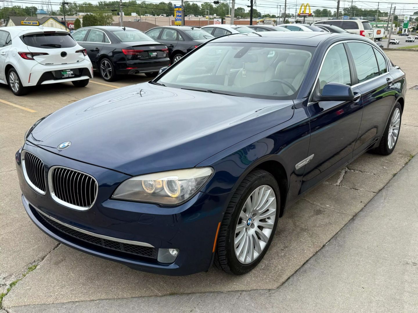 2010 Bmw 7 Series - Image 4