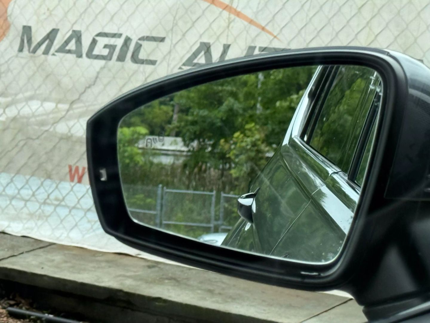2019 Volkswagen Tiguan - Image 39