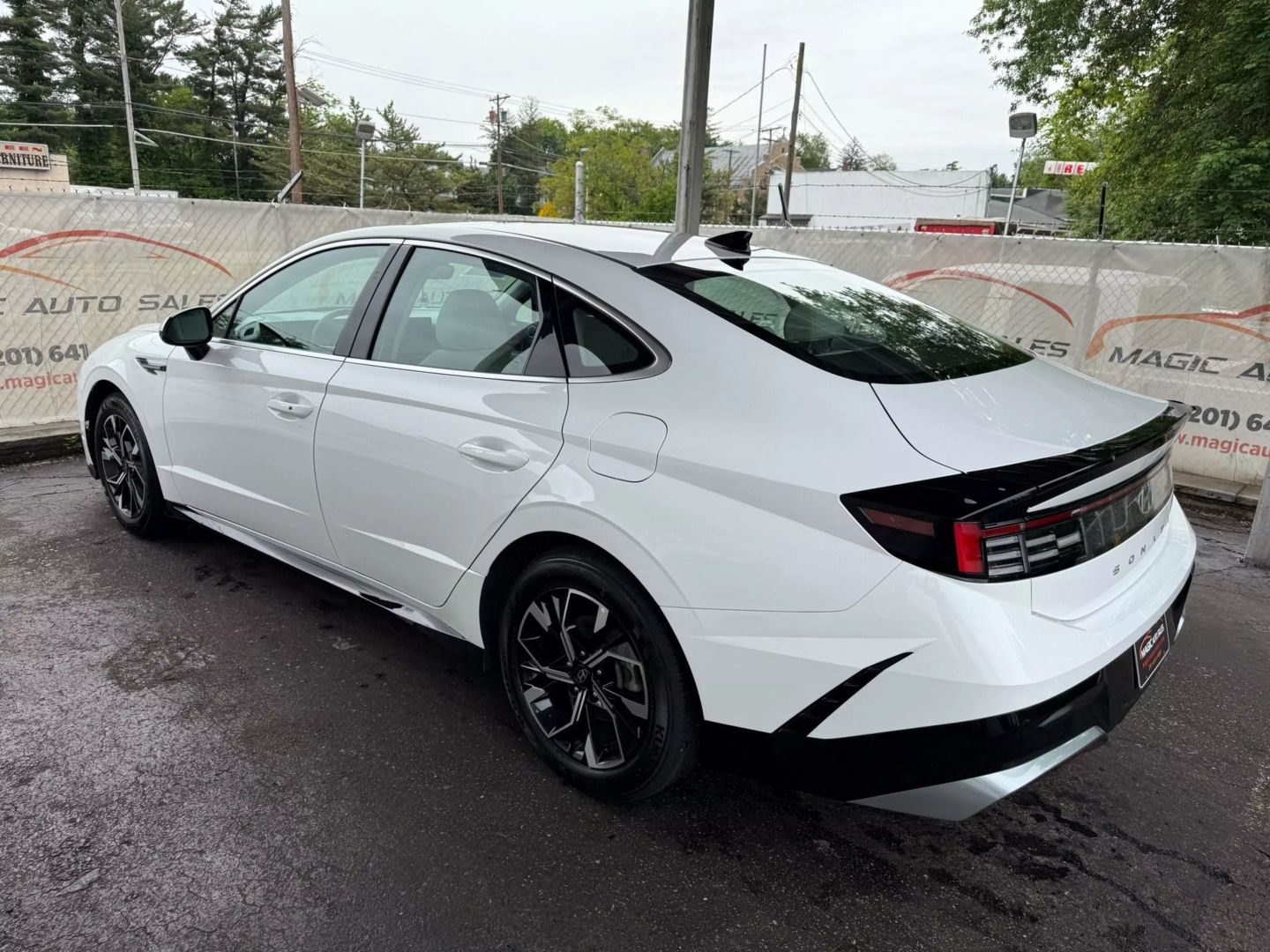 2025 Hyundai Sonata - Image 13