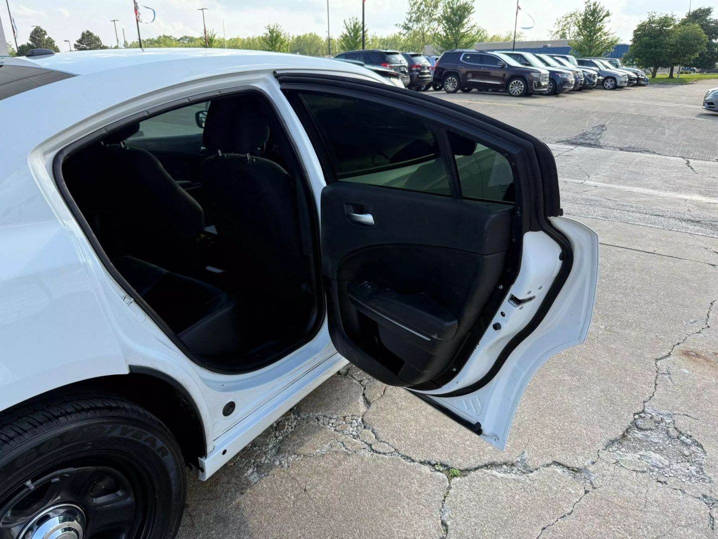 2021 Dodge Charger - Image 18