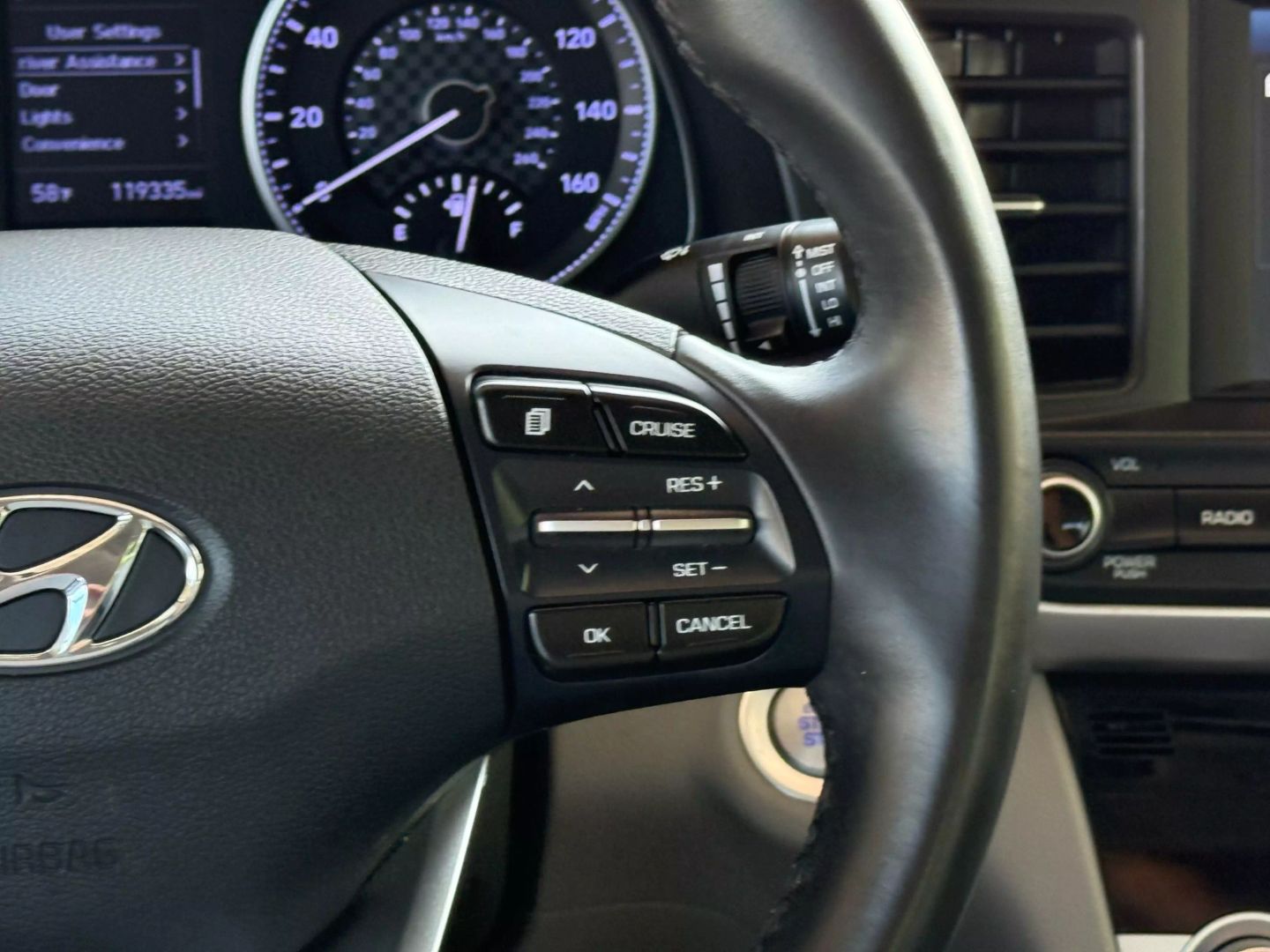 2019 Hyundai Elantra - Image 35