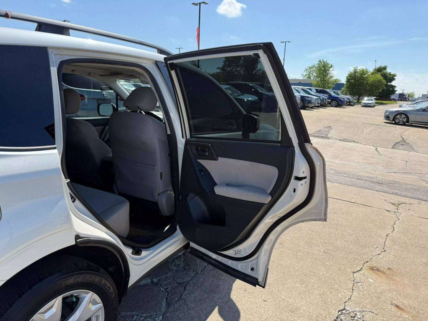 2015 Subaru Forester - Image 22