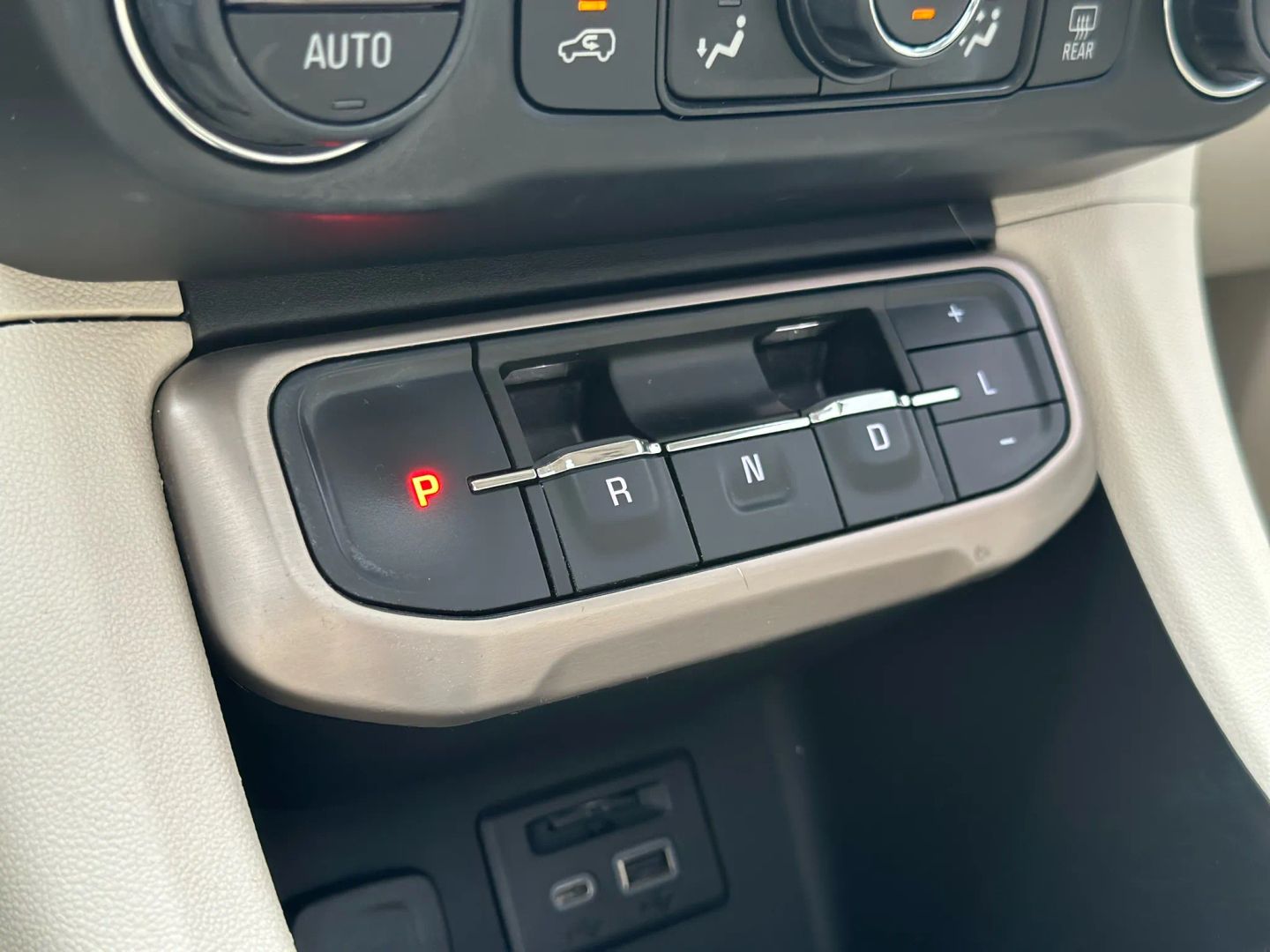 2020 GMC ACADIA SUV V6, 3.6 LITER DENALI SPORT UTILITY 4D
