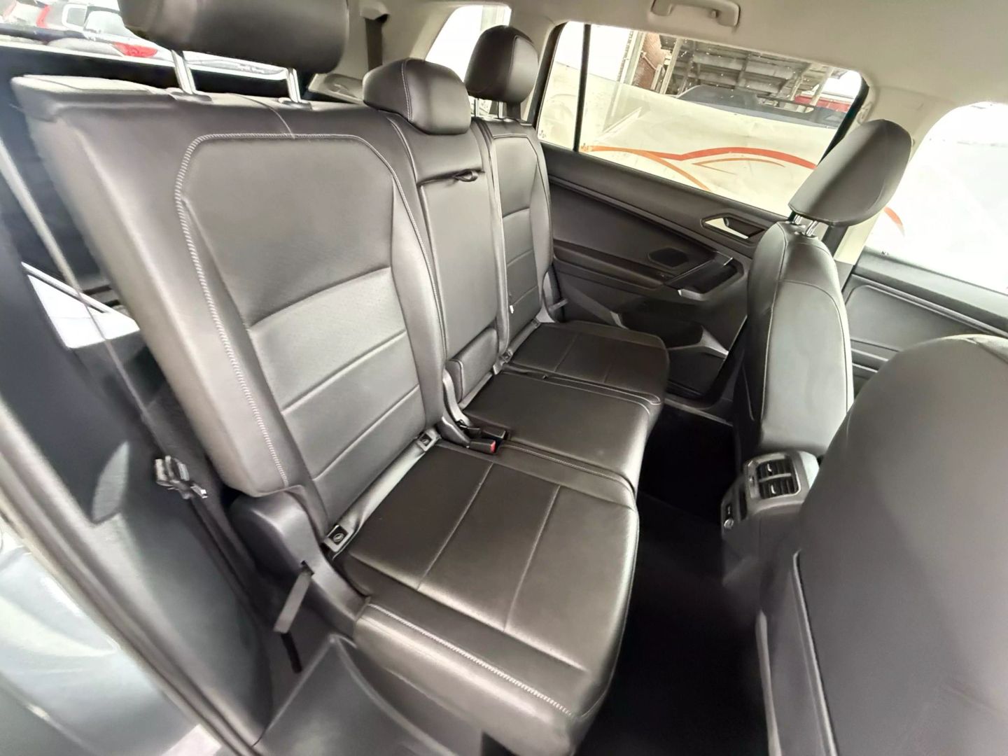 2019 Volkswagen Tiguan - Image 25