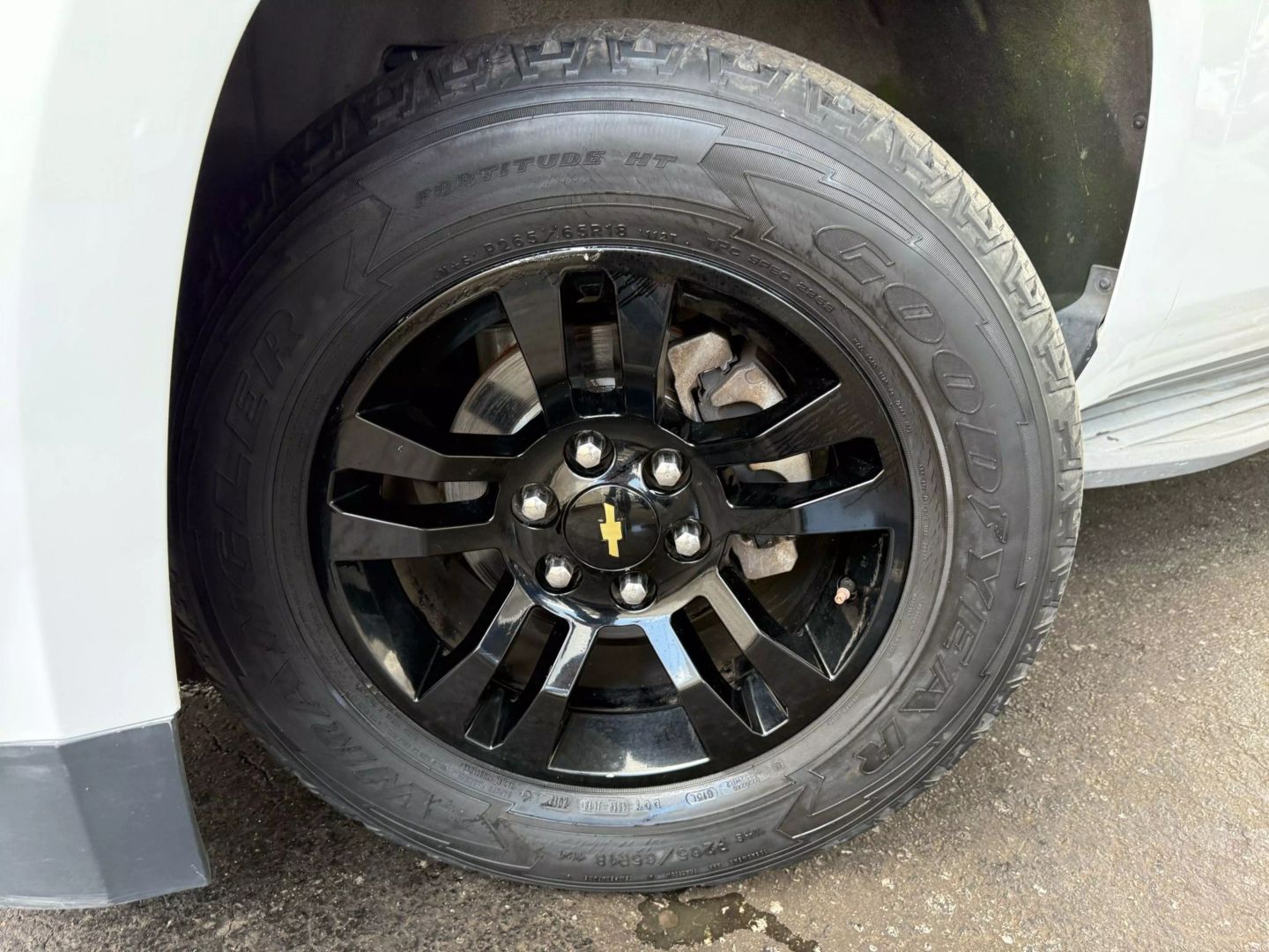 2015 Chevrolet Suburban - Image 41