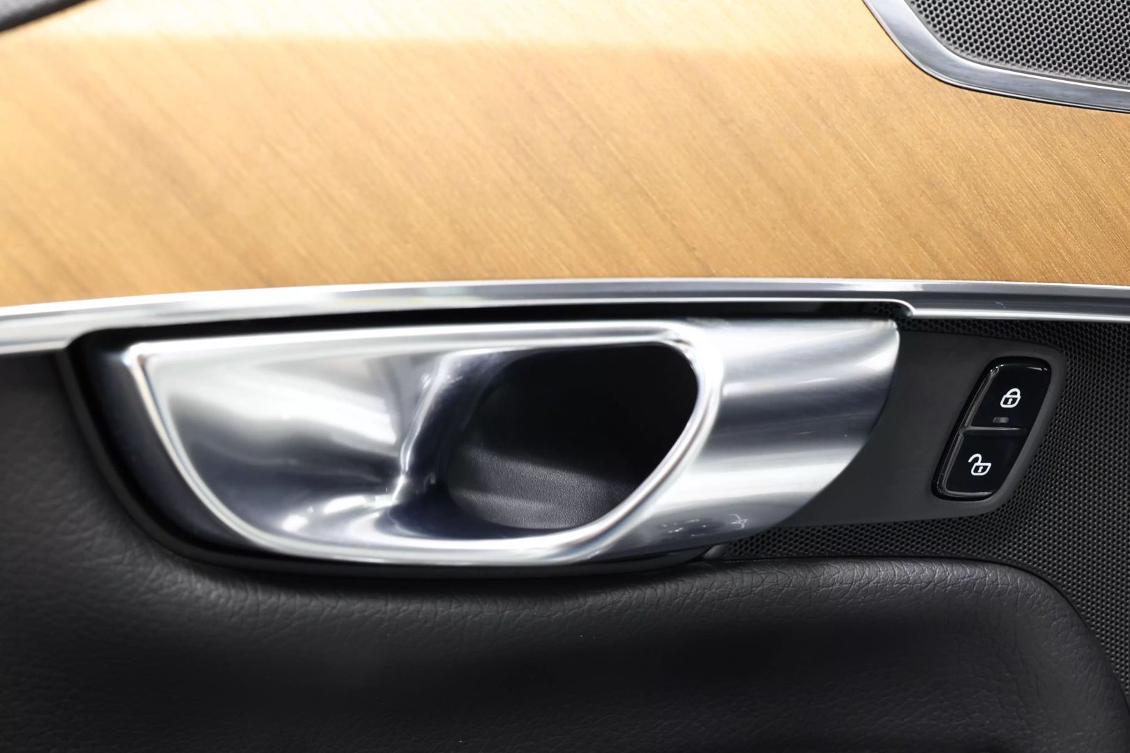 2022 Volvo Xc90 - Image 11