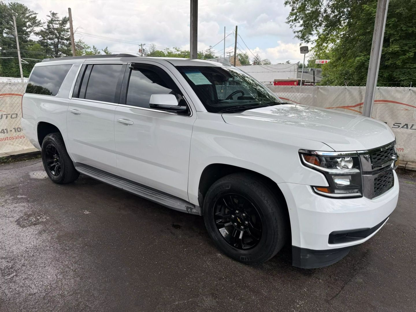 2015 Chevrolet Suburban - Image 7