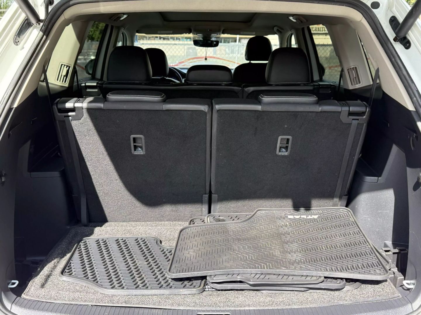 2021 Volkswagen Atlas - Image 21