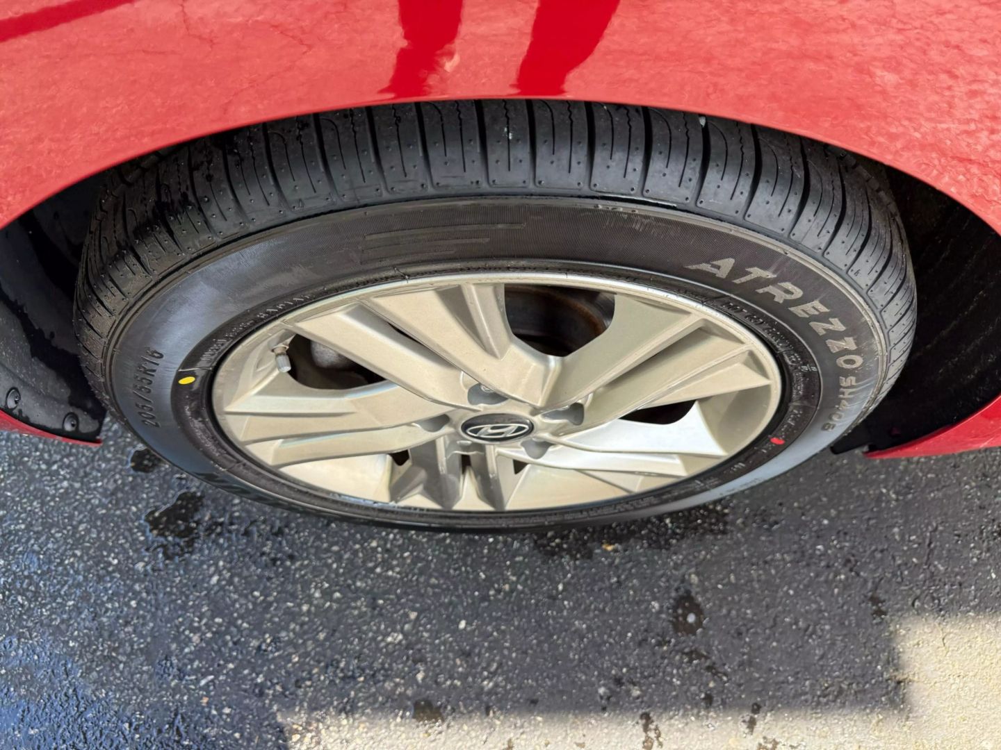 2019 Hyundai Elantra - Image 47