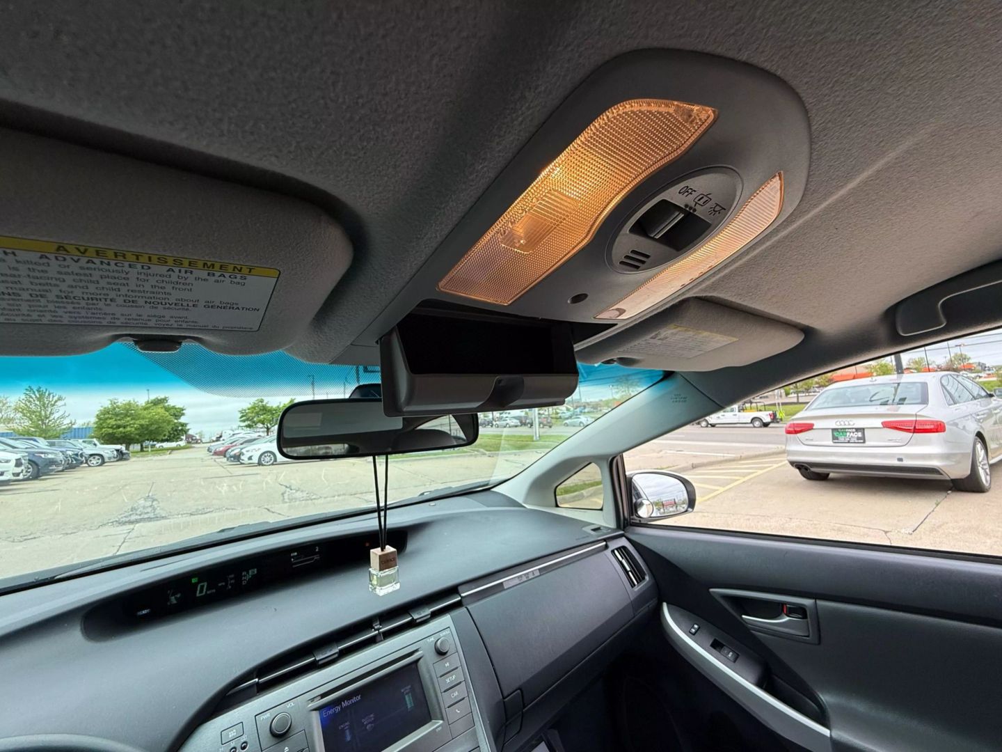 2015 Toyota Prius - Image 42