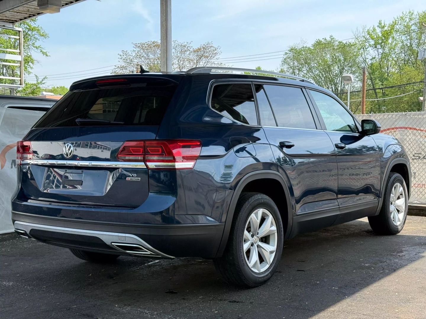 2018 Volkswagen Atlas - Image 11
