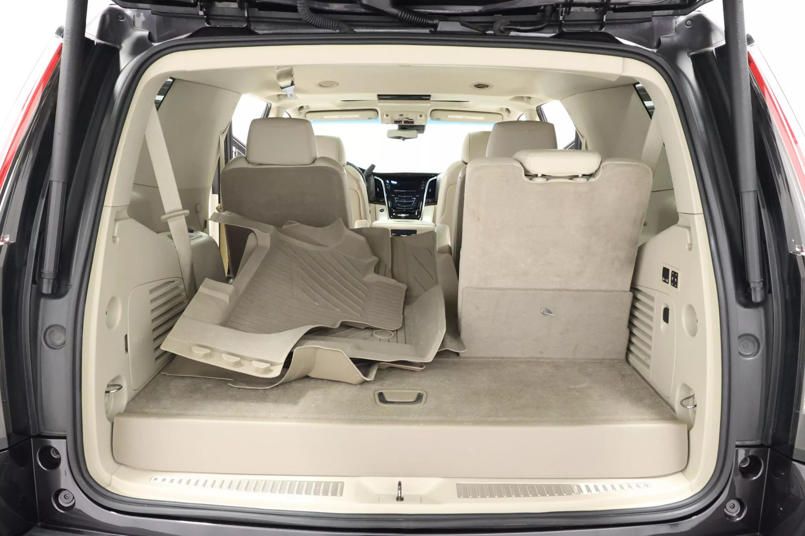 2017 Cadillac Escalade - Image 68