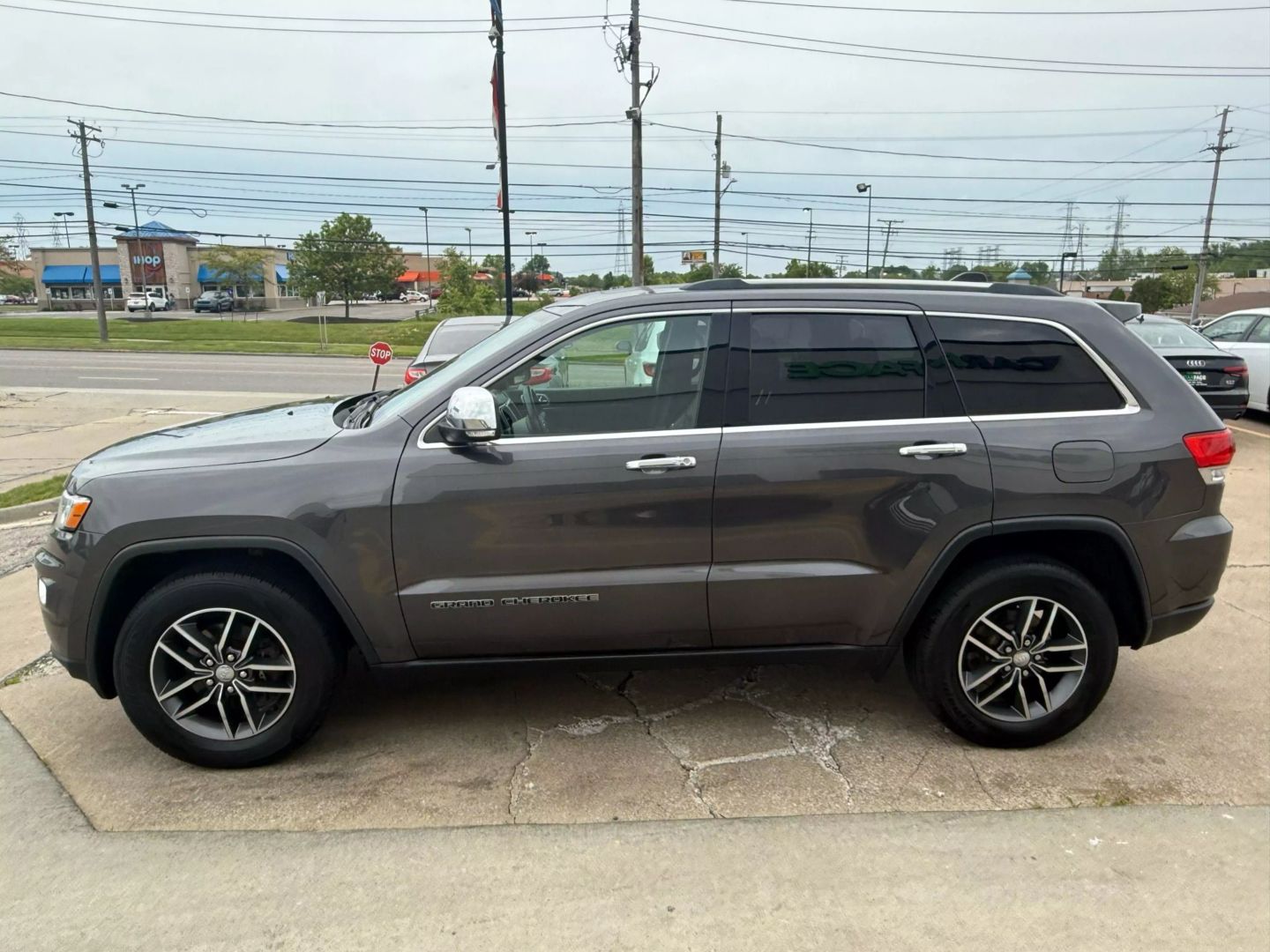 2018 Jeep Grand Cherokee - Image 6