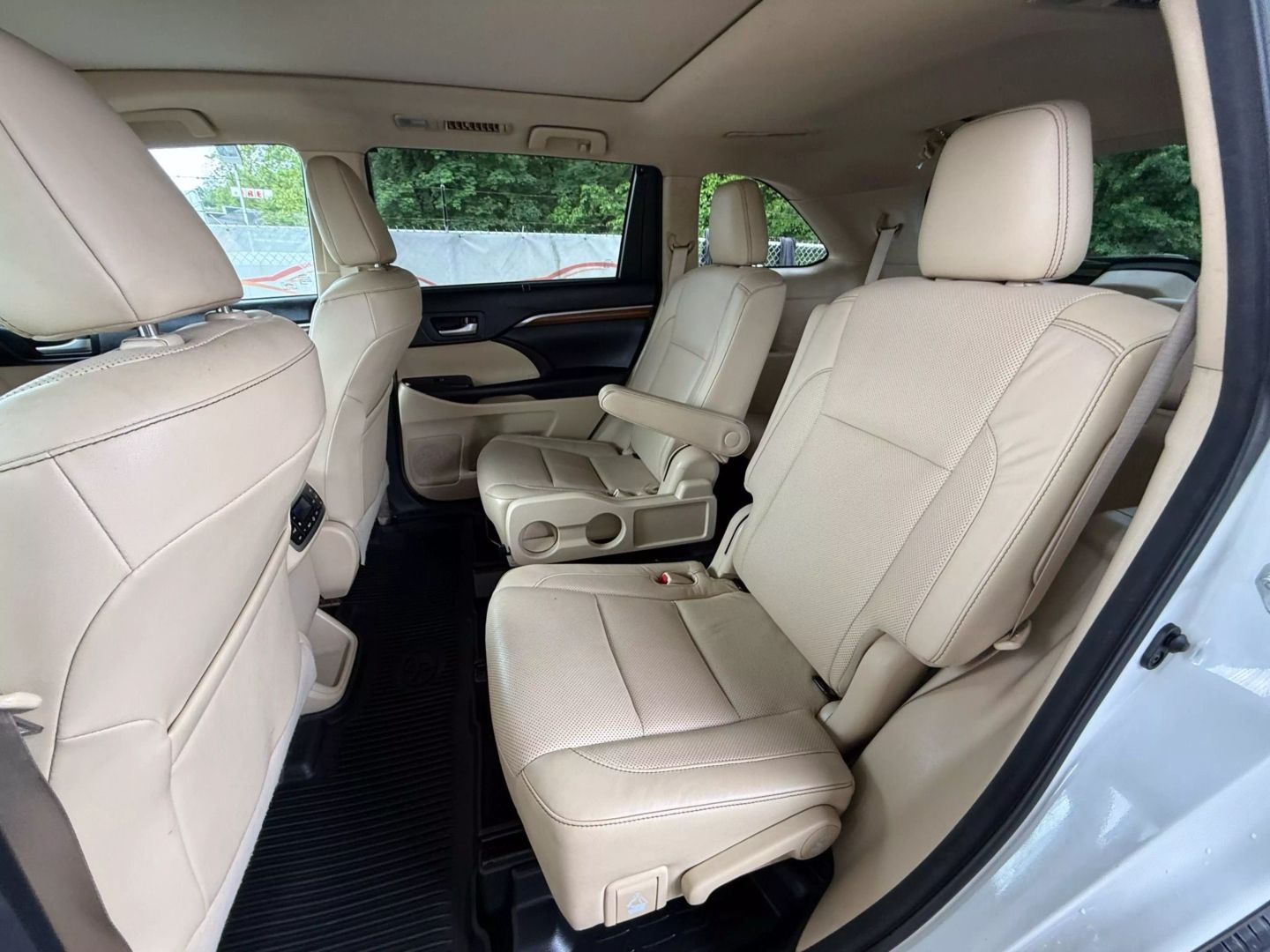 2018 Toyota Highlander - Image 19