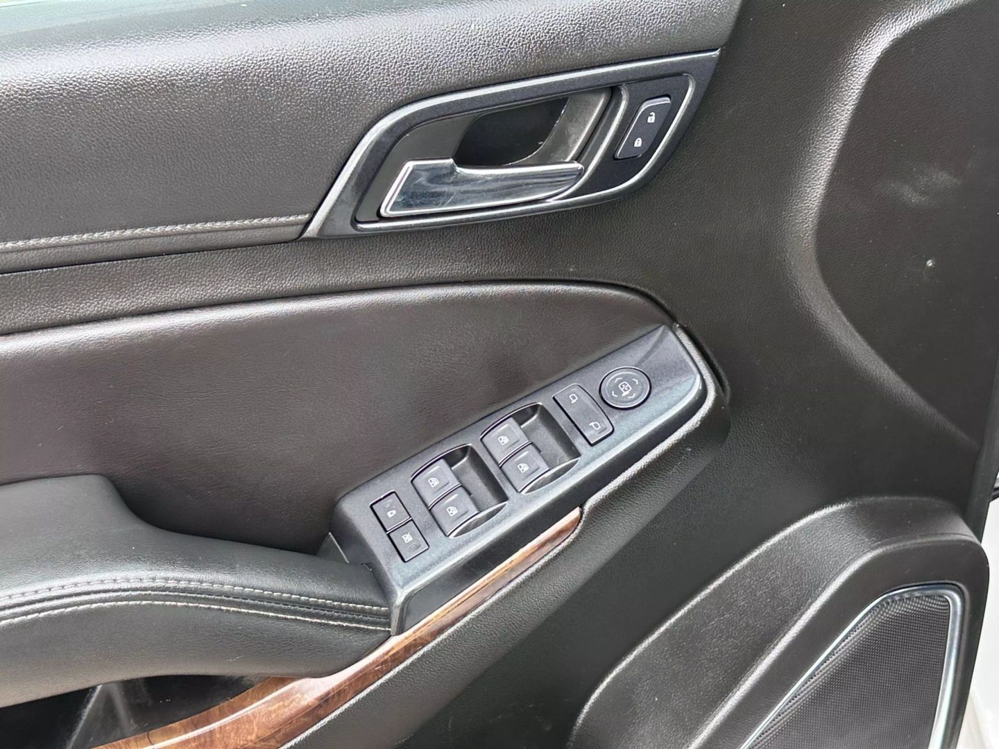 2019 Chevrolet Tahoe - Image 12