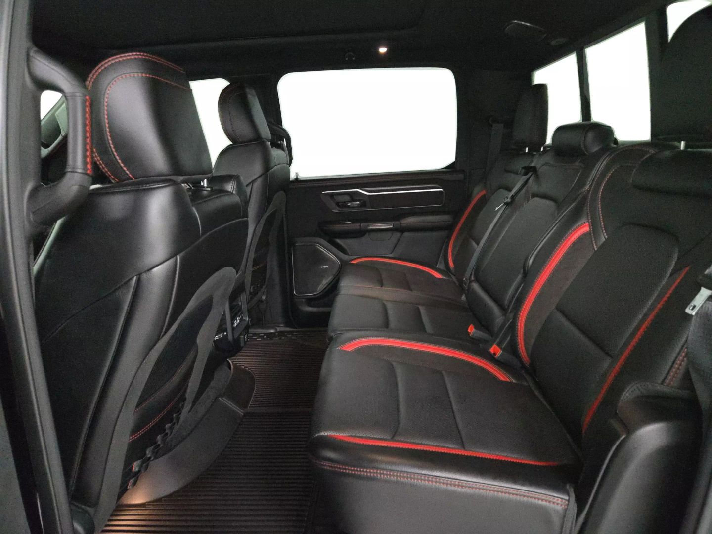2021 Ram 1500 Crew Cab - Image 10