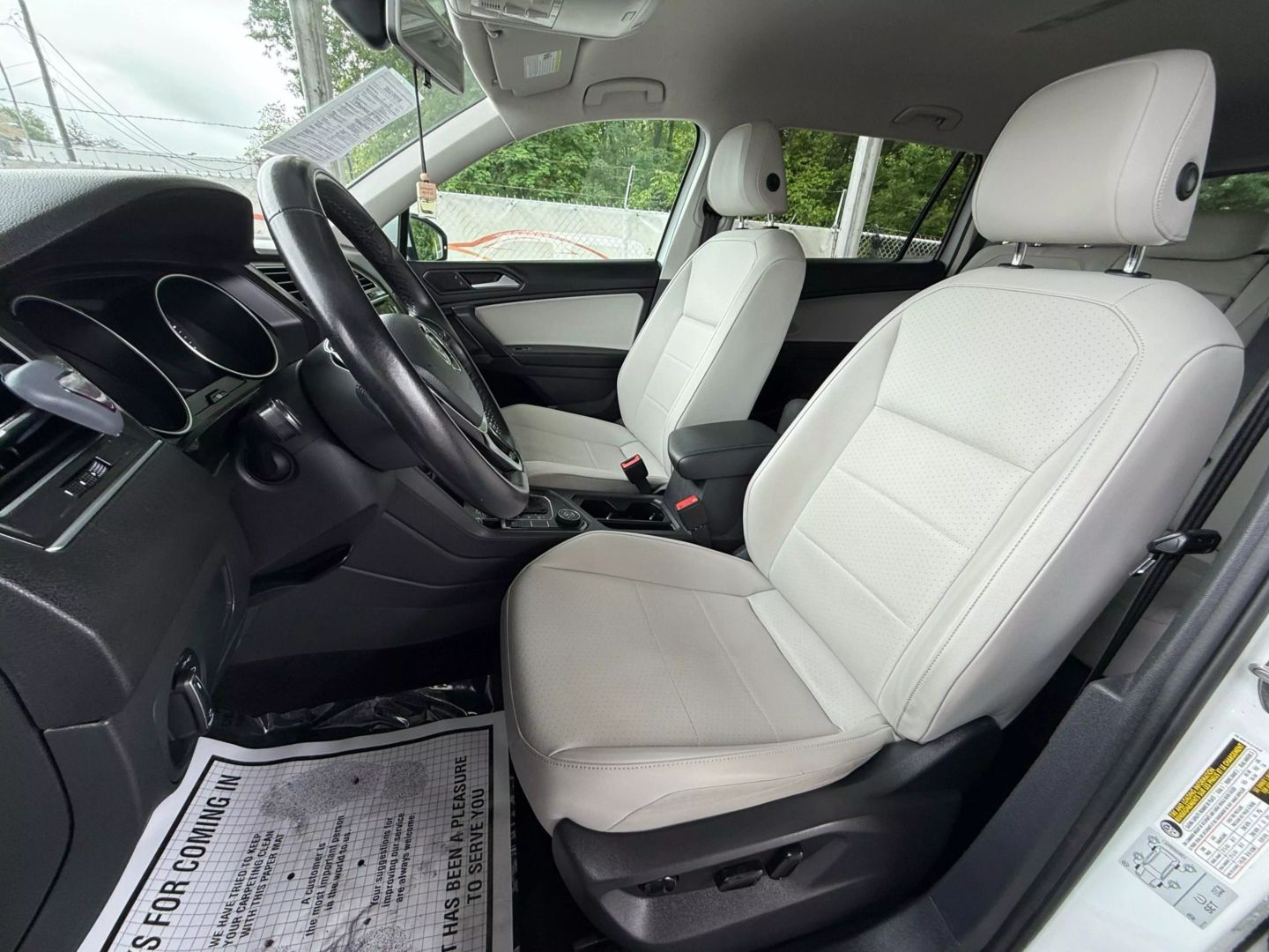 2019 Volkswagen Tiguan - Image 16