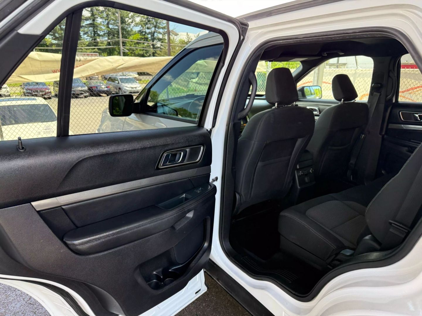 2019 Ford Explorer - Image 17
