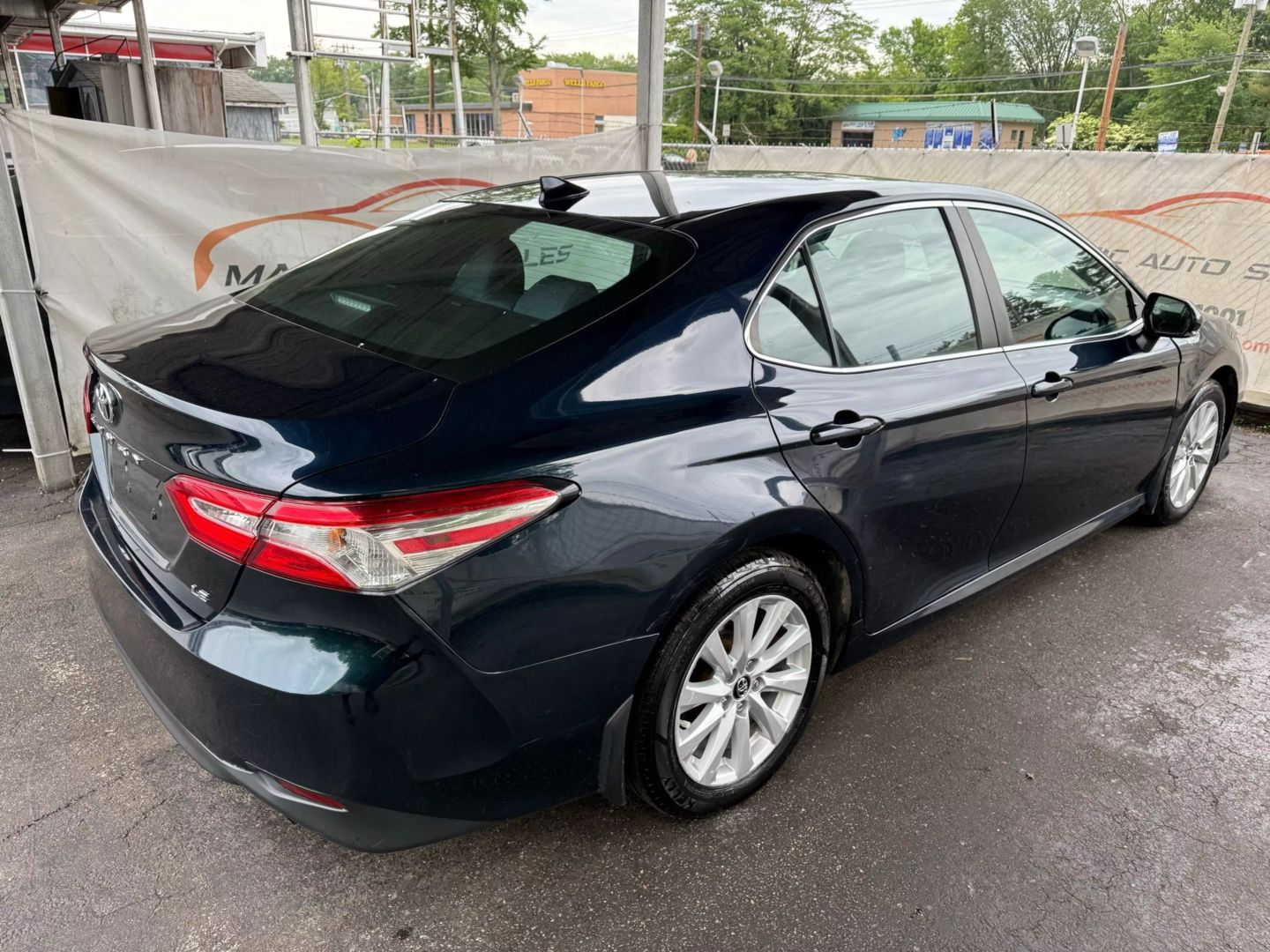 2019 Toyota Camry - Image 12