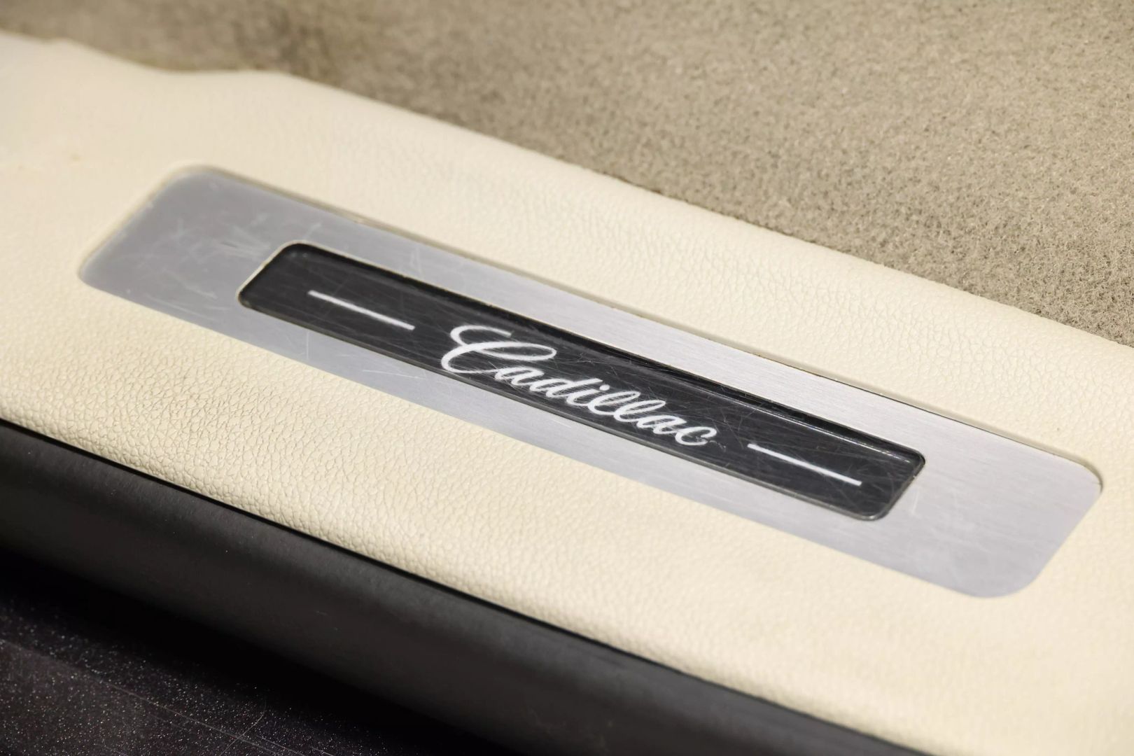 2017 Cadillac Escalade - Image 47