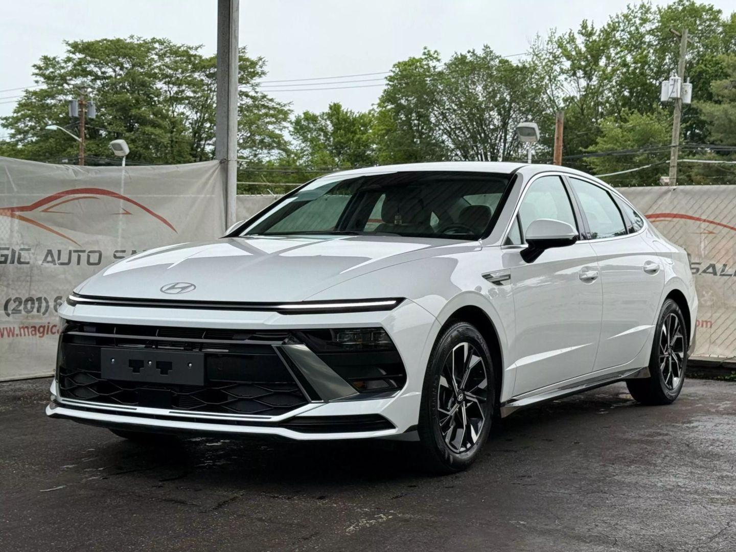 2025 Hyundai Sonata - Image 3