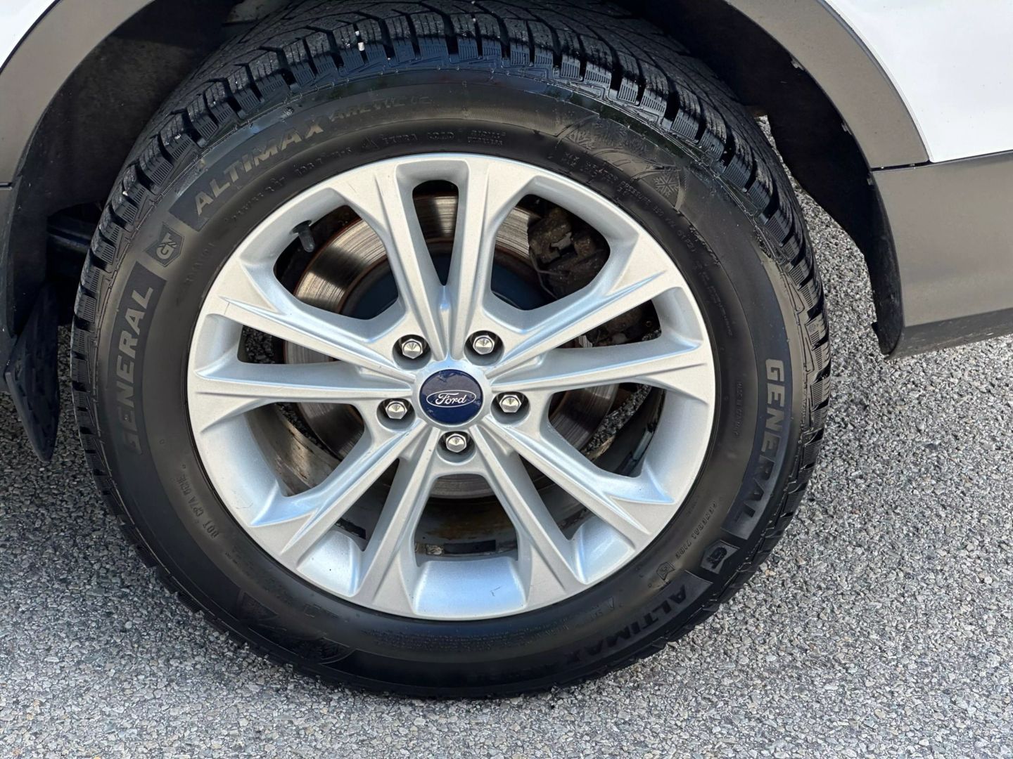 2018 Ford Escape - Image 38