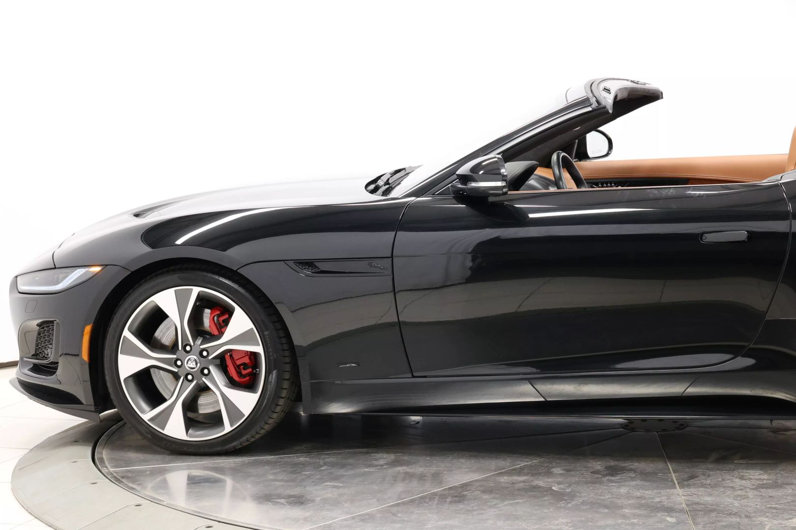 2024 Jaguar F-type - Image 7