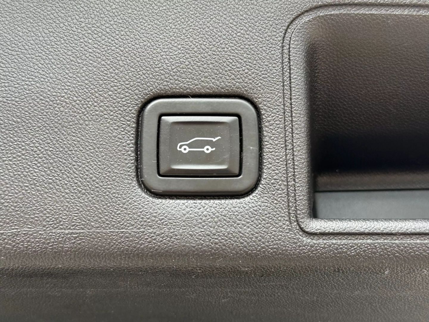 2020 Gmc Terrain - Image 13