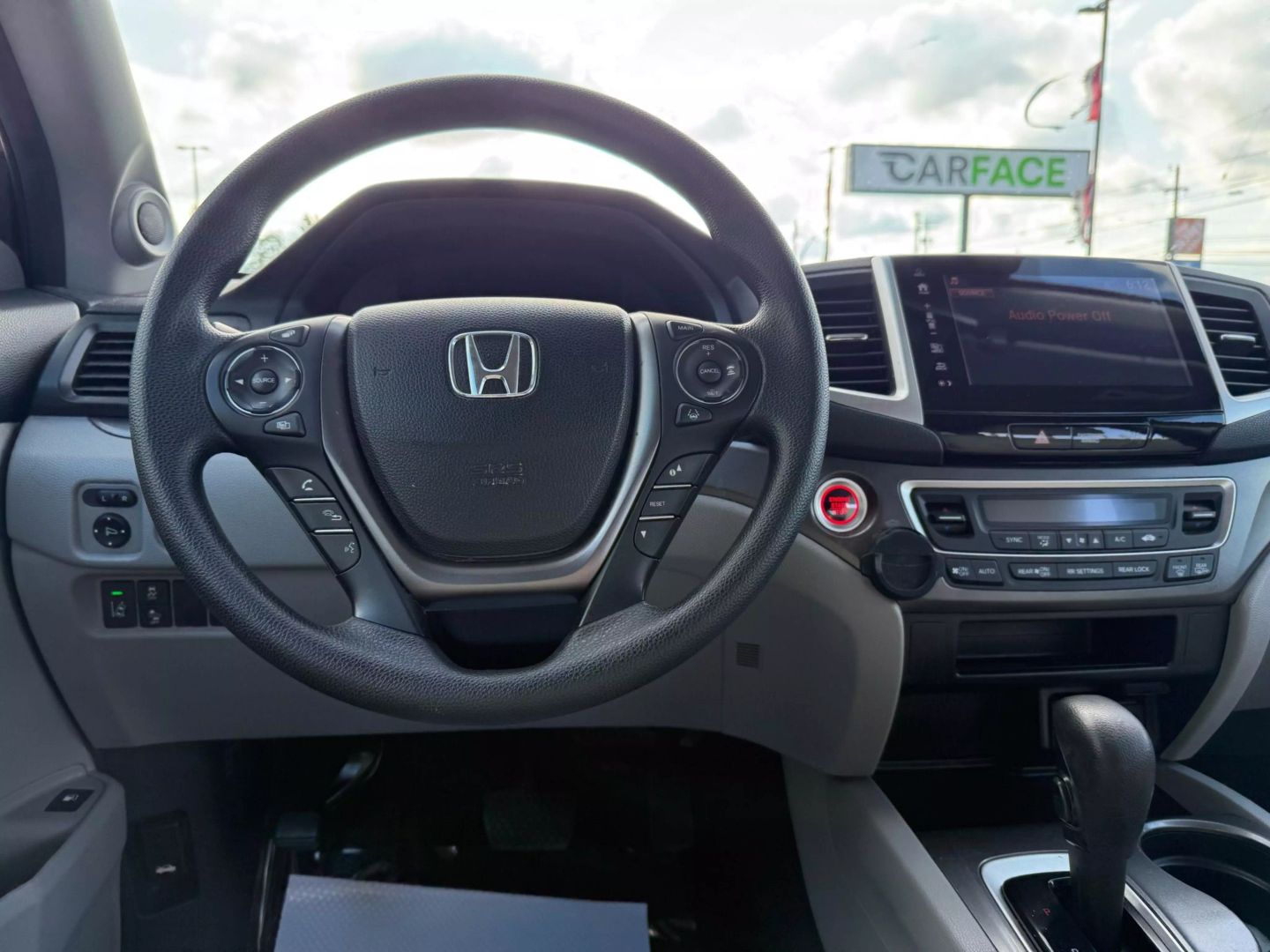 2017 Honda Pilot - Image 28