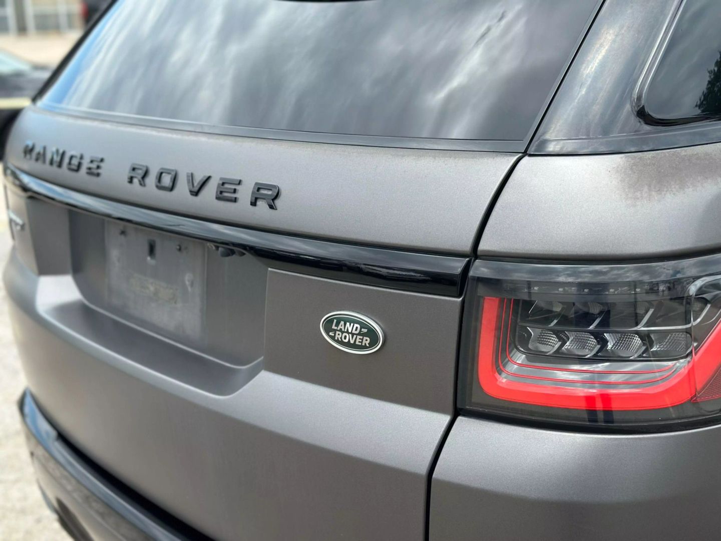 2018 Land Rover Range Rover Sport - Image 13