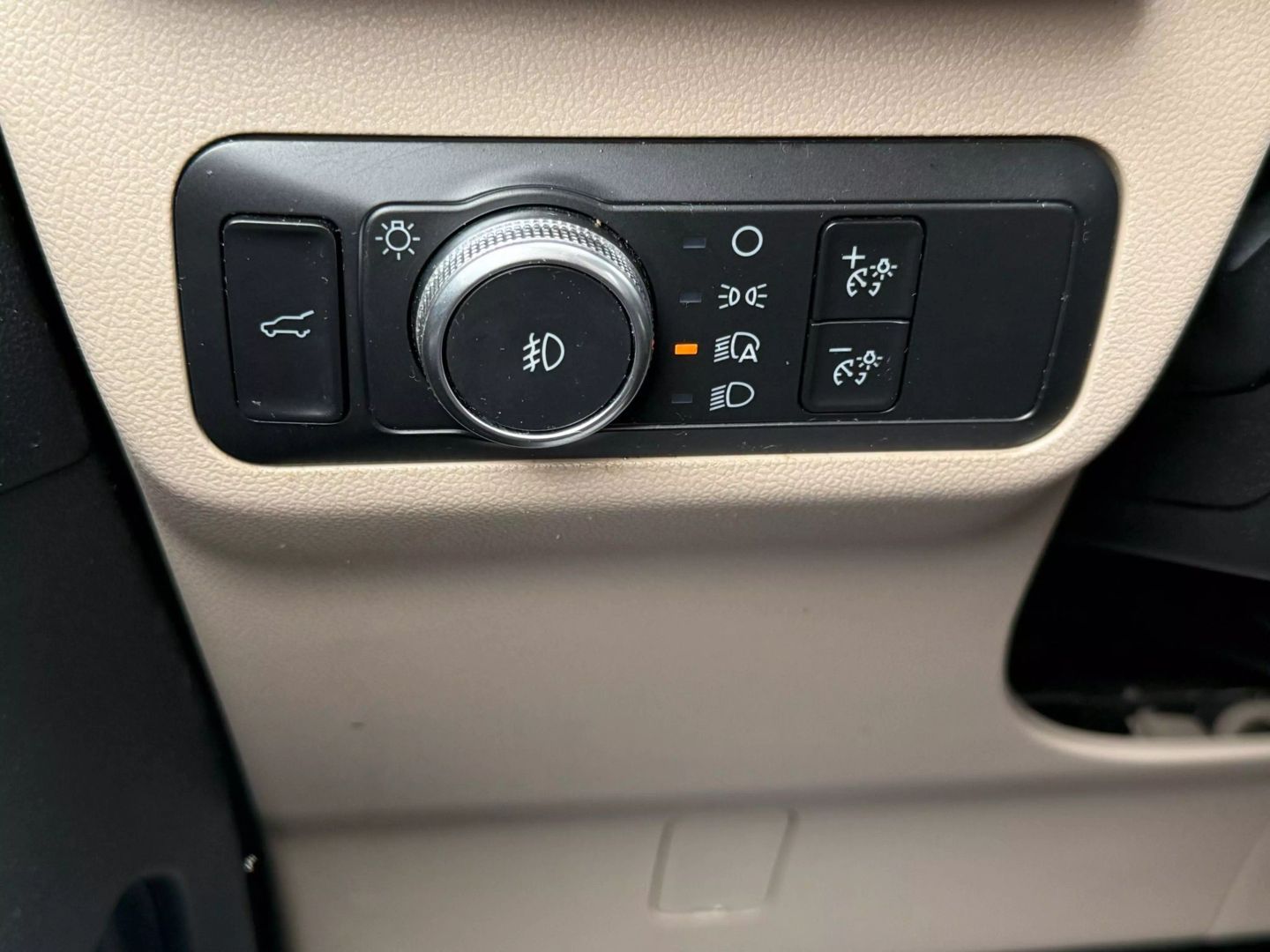2020 Ford Escape - Image 41