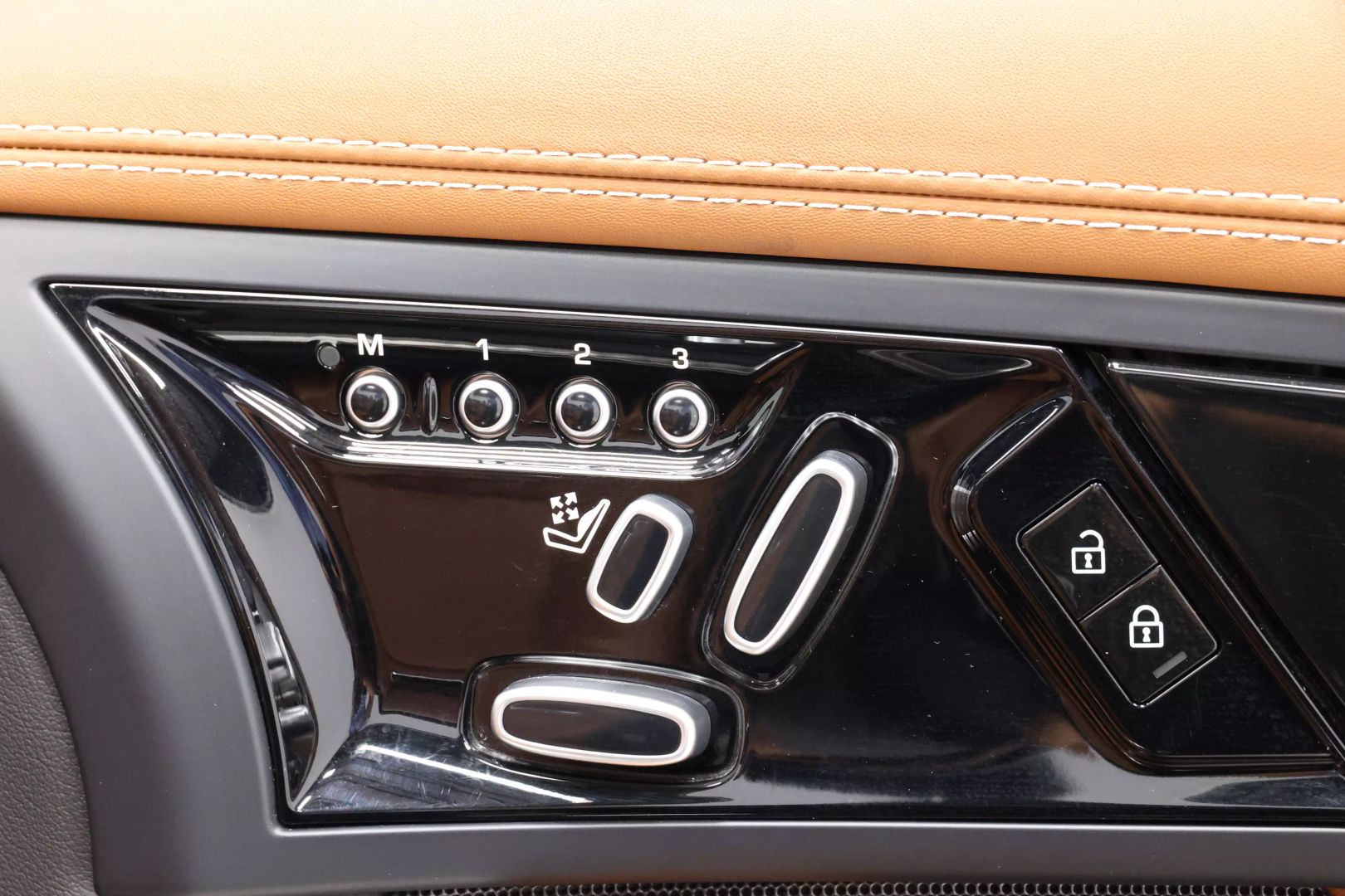 2024 Jaguar F-type - Image 56