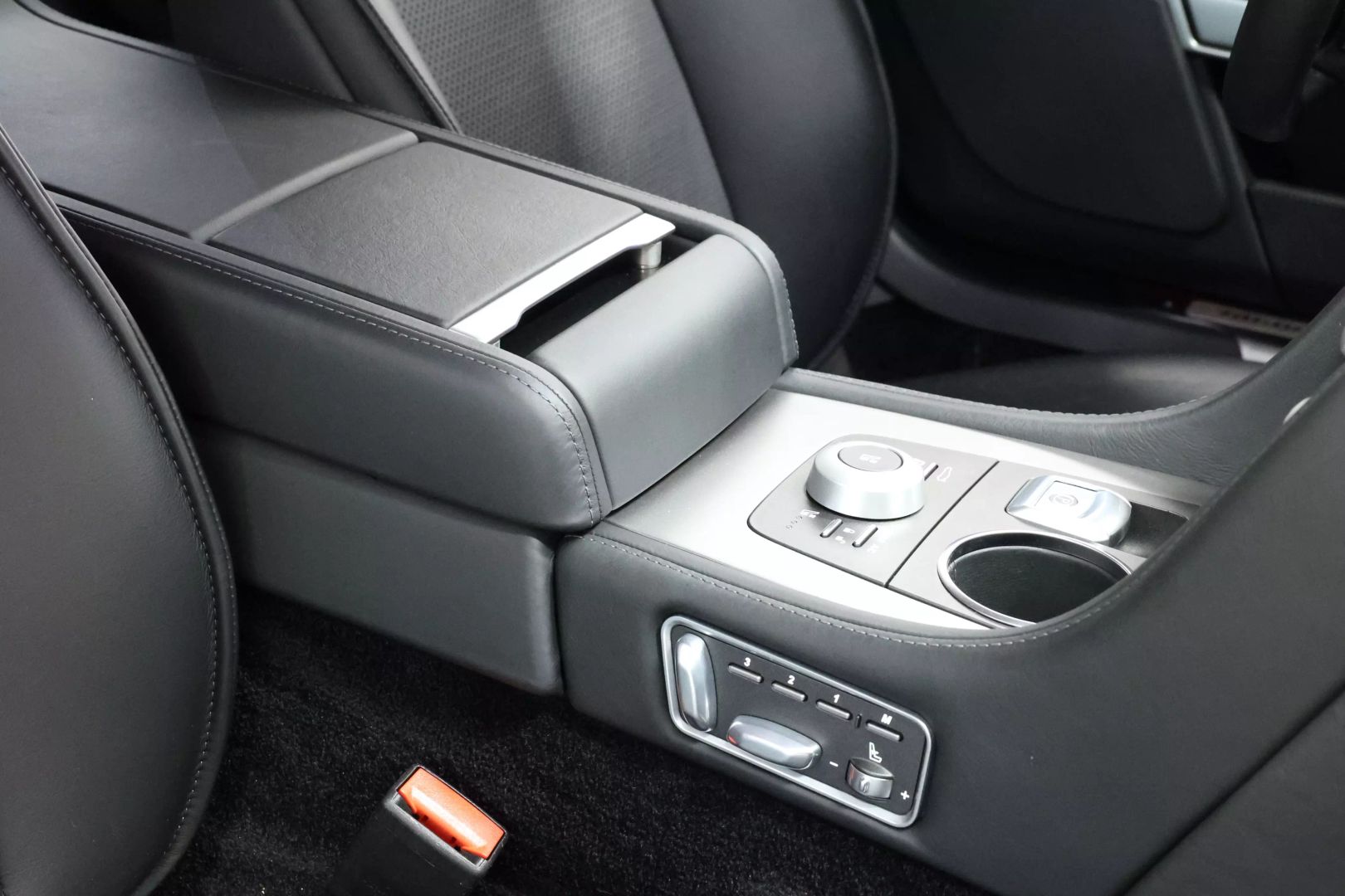 2011 Aston Martin Rapide - Image 91
